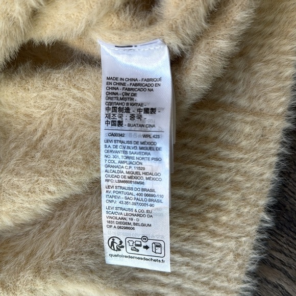 Levi’s Sweater White Fuzzy Betty Cardigan Sweater Relaxed Fit Size Small - Picture 8 of 16